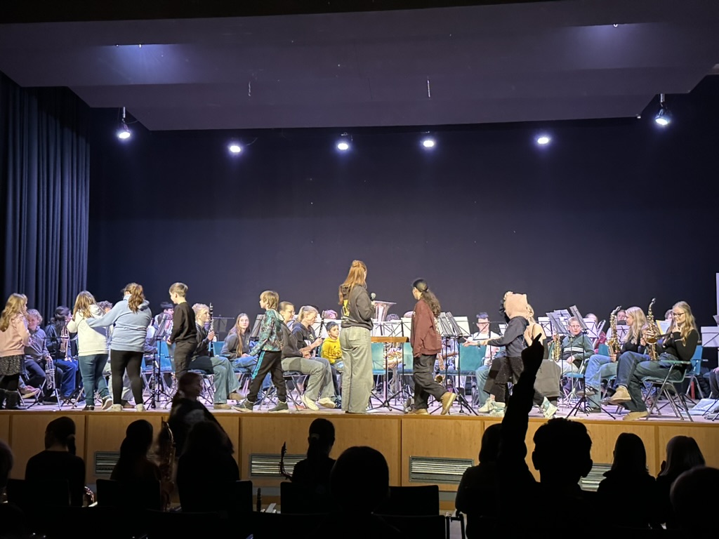 Mitmach-Konzert am Arnoldinum begeistert Viertklässler